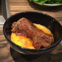 焼肉 ジャンボ はなれ - 埼強の卵に付けて♡とろけます～(>_<)