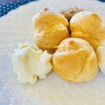 パッパーレ - アミューズのペーストのシュー生地乗せ【料理】 