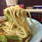 スタミナラーメン松喜吉 - 麺リフト