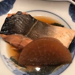 Kutsurogi No Misetai - 鮭煮付け