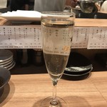 天ぷらとワイン大塩 天五横丁店 - スパークリングワイン＠490