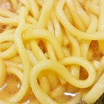 池袋商店 - 麺は太くてゴワゴワしていました。