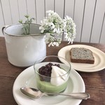 抹茶のムース 500円(税込)
          黒ごまケーキ 180円(税込)