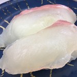 お寿し通り 古川本店 - たい200円 もっちり感のある新鮮な歯ごたえで美味しいです。