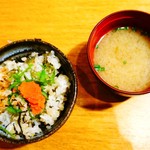 鉄板焼さとう - 高菜ごはんと味噌汁