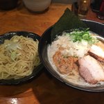 Ohana - ラーメンと替え玉。つけ麺じゃないよ。