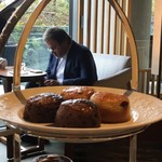 ザ・ロビーラウンジ - ピエール・エルメさん