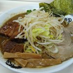 麺屋 にぼすけ - 濃豚煮干に温野菜を載せて