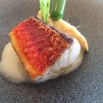 テラコヤ - 漁港直送、鮮魚のポワレ、ずわい蟹と鱈のブランダード 　カブの一時間ロースト添え、魚の白濁フォンソースと春菊のクーリ