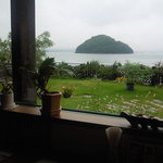 瀬戸内ジャムズガーデン - 店内からの眺め～海が見えます。