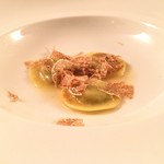 プリズマ - キアーナ牛とちりめんキャベツのラビオリと白トリュフ