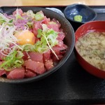 まぐろユッケ丼