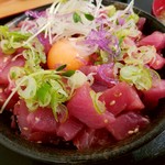 みなと市場 小松鮪専門店 - 「まぐろユッケ丼」