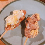 ささもと 新宿店 - レバー ねぎ塩(左)、タン 味噌(右) 各205円