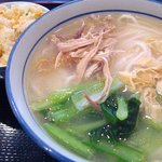 Kakyou Beisen - 鶏肉米線　半チャンセット