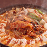 Hanuri - 低温熟成2週間キムチと和豚のキムチチゲ鍋 