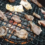 日の出焼肉 - スナズリなんかもある