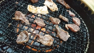 日の出焼肉 - スナズリなんかもある