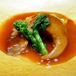 翆陽 - ふかひれ姿と柔らかな娃々菜の上海風醤油煮込み