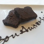 メゾン ドゥ アッシュ - サービスのガトーショコラ