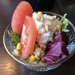 朝食のサラダ