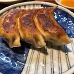 支那麺 はしご - 半焼餃子 3個 (税込¥550-)