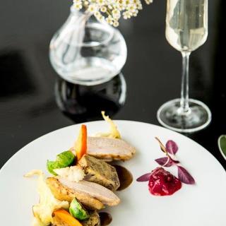 産地の明確な食材を使用した料理やビオワインを多数ご用意