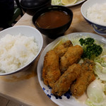 大衆割烹 三州屋 - カキフライ定食1350円