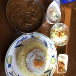 インディ桂木 - ランチ（きのこと牛スジカリー）辛口。ポテト