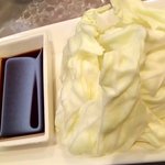 炭火直焼 壱発 - お通しのキャベツ