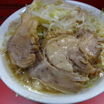 ラーメン二郎 - ブタがデカイ～！
