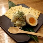 Kodawarimonikka - スモークチーズとコンビーフのポテトサラダ  530円＋税
