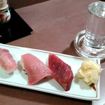 大衆酒場 まるちゃん - 大トロ、中トロ、赤身、雪中梅