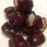 Din Tai Fung - ナツメにお餅はさんである