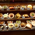 大連餃子基地 ダリアン - 【2018.1.29(月)】店舗入口煮るメニュー見本