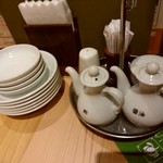 大連餃子基地 ダリアン - 【2018.1.29(月)】テーブルにある調味料