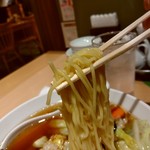 大連餃子基地 ダリアン - 【2018.1.29(月)】五目そば(並盛・120g)1,058円の麺