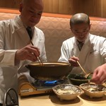 銀座 しのはら - 仲良く盛り付け