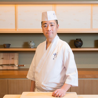 Takaaki Sugita - A sushi chef who impresses with his honesty and sincerity