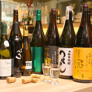 Carefully selected wines and local sake that go well with Seafood dishes.