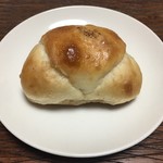 海辺のパン屋 La La Bakery - 天然酵母 百姓庵の塩ロール 180円