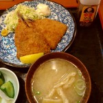 やるき茶屋 - ｱｼﾞﾌﾗｲ定食の右側