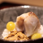 富小路 やま岸 - 甘鯛出汁で炊いたご飯と 淡路島紫雲丹、甘鯛、銀杏