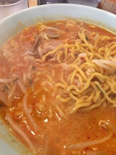 札幌ラーメン ジャンバタ - さほどコッテリでもない加減は好きです