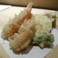 神楽坂 久露葉亭 - 海老2本、ししとう、茄子、エリンギ、さつまいも