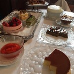 マダム・トキ - デザートワゴン①　１枚では収まり切りませんでした。