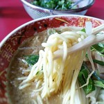 ラーメン大統領 - ラーメン　サービスでモヤシ、玉子乗せ