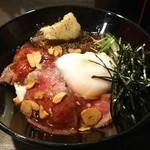 Good Enough Diner - ニンニク醤油ダレのローストビーフ丼