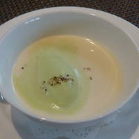 ピノ - 新玉ねぎのスープ・枝豆のソルベ添え