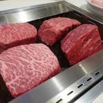 東京食肉市場直送 肉焼屋 D-29 表参道店